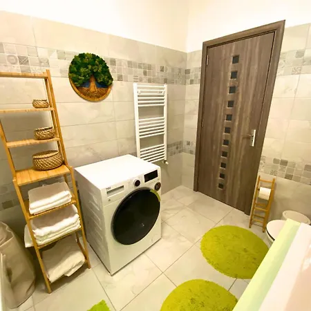 Apartment Metalurgiei 1 Bdr & Huge Sofa With Free Parking *