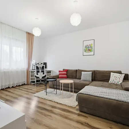 Metalurgiei 1 Bdr & Huge Sofa With Free Parking Appartamento