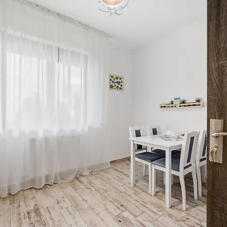 Metalurgiei 1 Bdr & Huge Sofa With Free Parking *