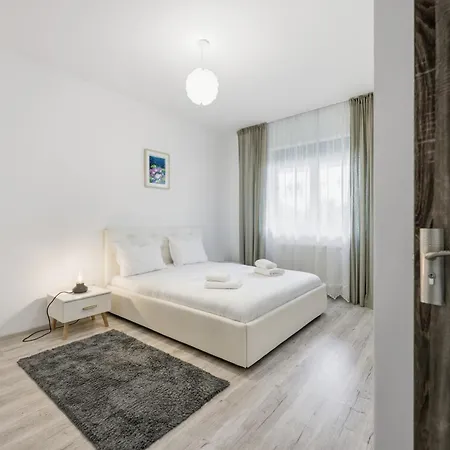 Metalurgiei 1 Bdr & Huge Sofa With Free Parking Apartment *